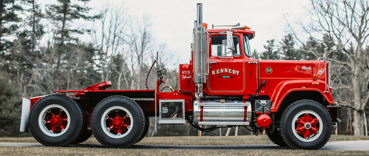 Kennedy 1989 Mack Superliner Tandem Axle Tractor