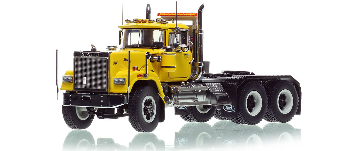 Mack Superliner Heavy Spec Tandem Axle Tractor - Yellow 1021 over Black