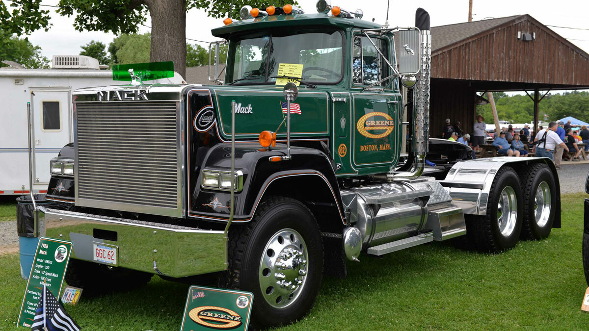 G. Greene Construction 1986 Mack Superliner Tandem Axle Tractor