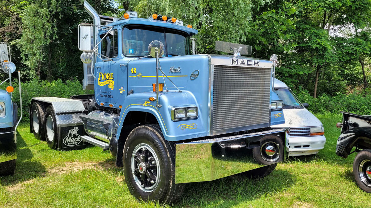 Heavy Haul Replicas Fiore Asphalt Paving 1989 Mack RW713 Superliner