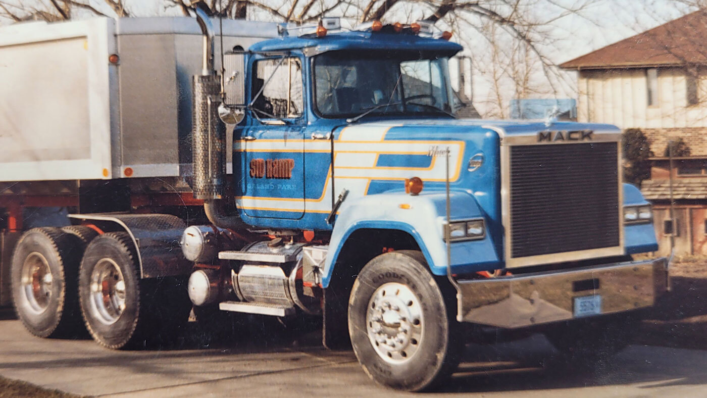 Sid Kamp Trucking 1987 Mack Superliner