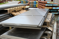 Titanium Supply for Knives and Aerospace