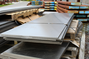 Titanium Supply for Knives and Aerospace