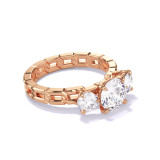ROUND CUT DIAMOND ENGAGEMENT RING WITH A THREE STONE 16 LINKS SETTING IN 18K ROSE GOLD