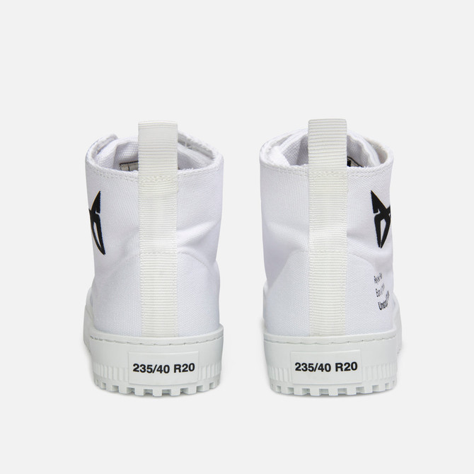 Born White Shoes – MIKAKUS x CUPRA back