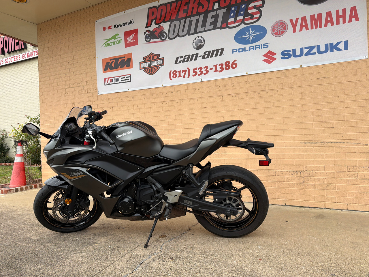 Ninja 650 Kawasaki 649cc Sport Bike - 2023 Used