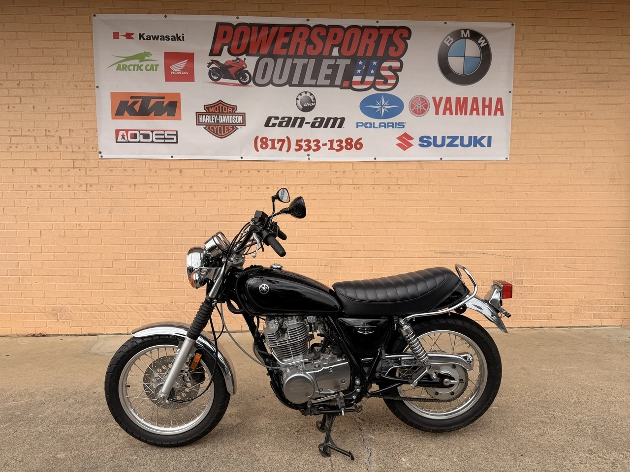 2017 Yamaha SR400 Retro Motorcycle – 399cc Classic Street Bike
