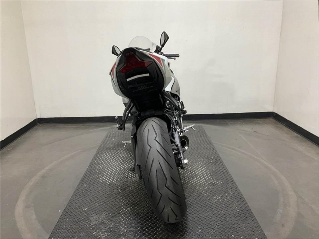 2025 Kawasaki Ninja ZX-6R – 636cc Supersport Motorcycle