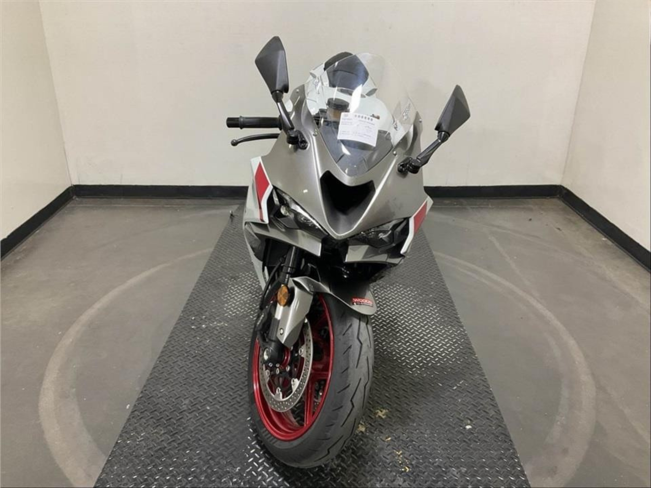 2025 Kawasaki Ninja ZX-6R – 636cc Supersport Motorcycle