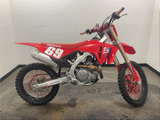Pre-Owned 2025 HONDA CRF450R – 450cc Motocross Bike | Race-Ready Power, Showa Suspension & HSTC