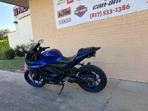 Pre-Owned 2023 Yamaha YZF-R3 – 321cc Supersport Motorcycle