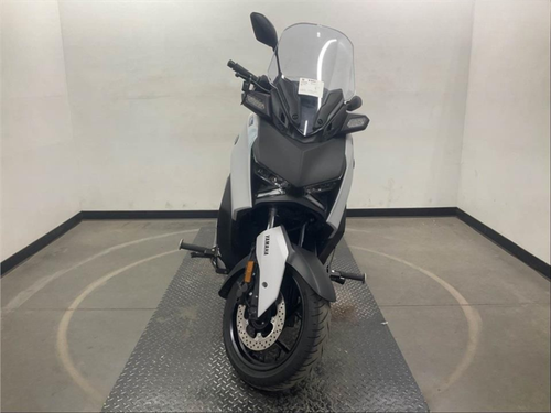 Pre-Owned 2023 Yamaha XMAX – Premium 300cc Sport Scooter
