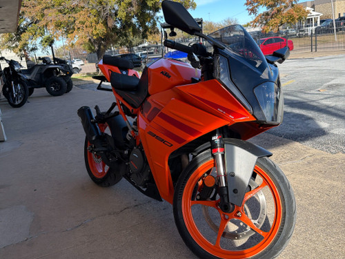 Pre-Owned 2024 KTM RC 390 – Lightweight, High-Performance Sport Bike