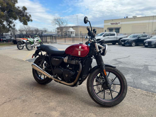 Pre-Owned 2017 Triumph Street Twin – Classic 900cc Modern Roadster Motorcycle