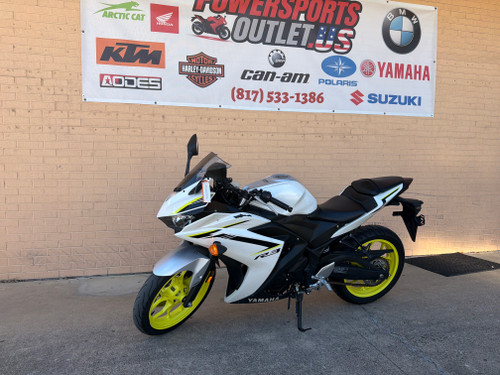 Pre-Owned 2018 Yamaha YZF-R3 – 321cc Lightweight Sport Motorcycle with ABS