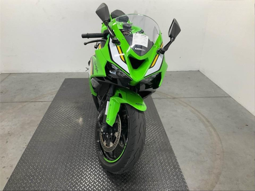 Pre-Owned 2025 Kawasaki Ninja ZX-6R KRT (ABS) – 636cc Supersport Motorcycle