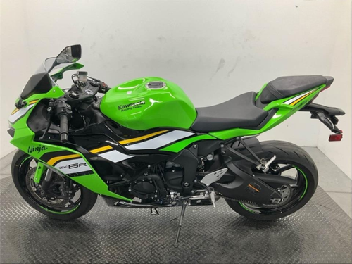 Pre-Owned 2025 Kawasaki Ninja ZX-6R KRT (ABS) – 636cc Supersport Motorcycle