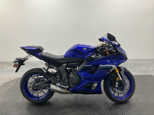 Pre-Owned 2025 Yamaha YZF-R7 – 689cc Supersport Motorcycle with ABS & Quick Handling