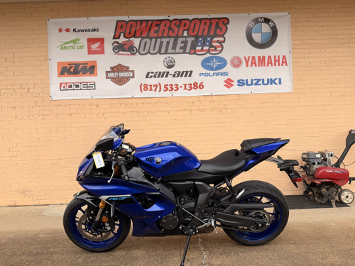Pre-Owned 2025 Yamaha YZF-R7 – 689cc Supersport Motorcycle with ABS & Quick Handling