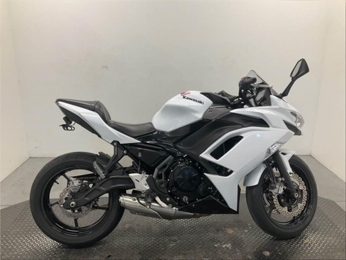 Pre-Owned 2020 Kawasaki Ninja 650 – 649cc Sport Motorcycle with ABS & TFT Display
