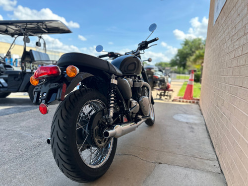 Pre-Owned 2020 Triumph Bonneville T100 for Sale – 900cc Classic British Cruiser Motorcycle