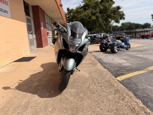Pre-Owned 2025 SUZUKI GSX1300RRKM5 Hayabusa – 1340cc Hyper Sport Motorcycle