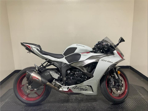 Pre-Owned 2025 Kawasaki Ninja ZX-6R (ZX636JRAL) – 636cc Supersport Motorcycle