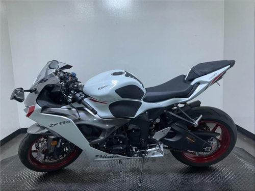 Pre-Owned 2025 Kawasaki Ninja ZX-6R (ZX636JRAL) – 636cc Supersport Motorcycle