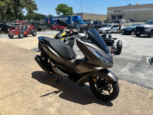 Pre-Owned 2024 HONDA PCX – 157cc Premium Scooter | ABS, Smart Key & Fuel-Efficient Urban Commuter