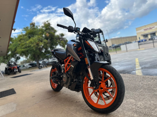 Pre-Owned 2022 KTM 390 Duke – 373cc Lightweight Street Motorcycle