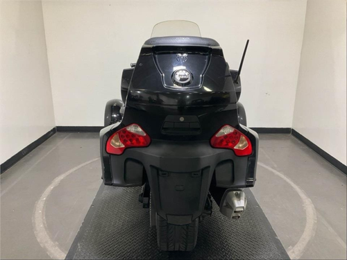 Pre-Owned 2015 Can-Am Spyder RT SE6 Limited – 1330cc 3-Wheel Touring Trike