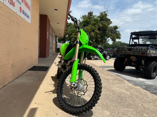Pre-Owned 2025 Kawasaki KX250 (KX252ESFNN) – 249cc Motocross Competition Dirt Bike