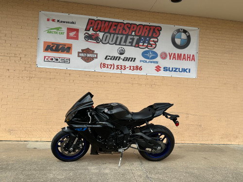 2023 Yamaha YZF-R1 – 998cc Inline 4-Cylinder Supersport Motorcycle