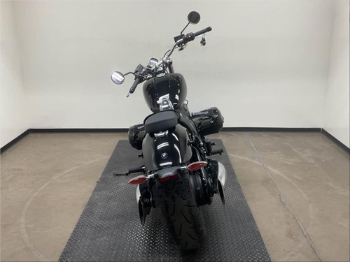 Pre-Owned 2023 BMW R 18 – 1,802cc Boxer-Twin Cruiser Motorcycle