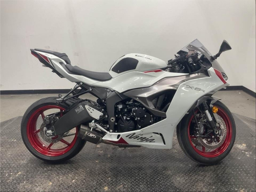 Pre-Owned 2025 Kawasaki Ninja ZX-6R (ZX636KSFAL) – 636cc Supersport Motorcycle