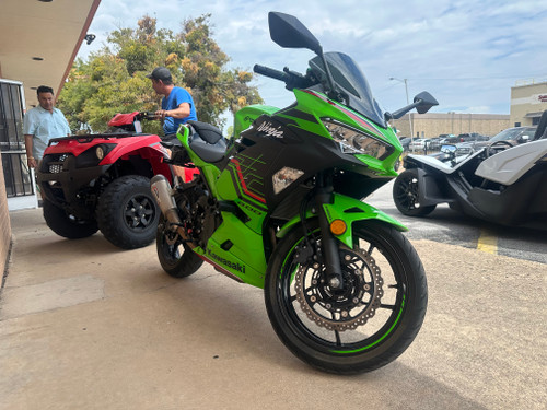 Pre-Owned 2023 Kawasaki Ninja 400 KRT ABS – 399cc Sport Motorcycle