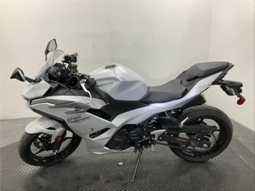 Pre-Owned 2025 Kawasaki Ninja 500 ABS – 451cc Sport Motorcycle