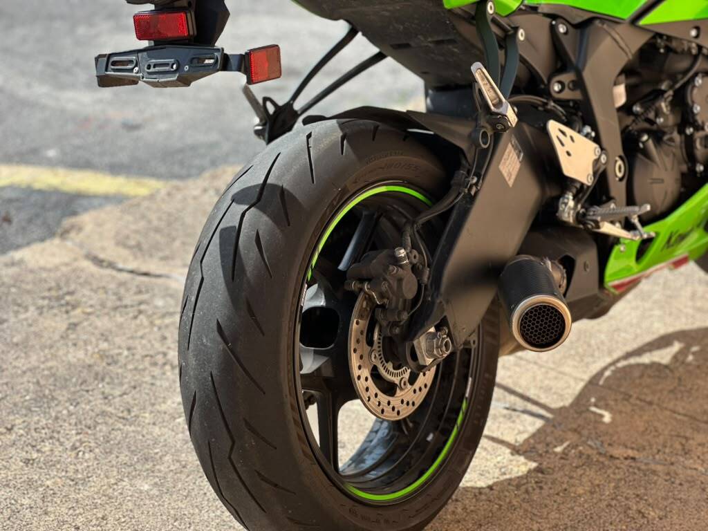 2024 Kawasaki Ninja ZX-6R KRT ABS – 636cc Supersport Motorcycle