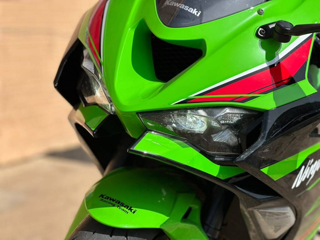 2024 Kawasaki Ninja ZX-6R KRT ABS – 636cc Supersport Motorcycle