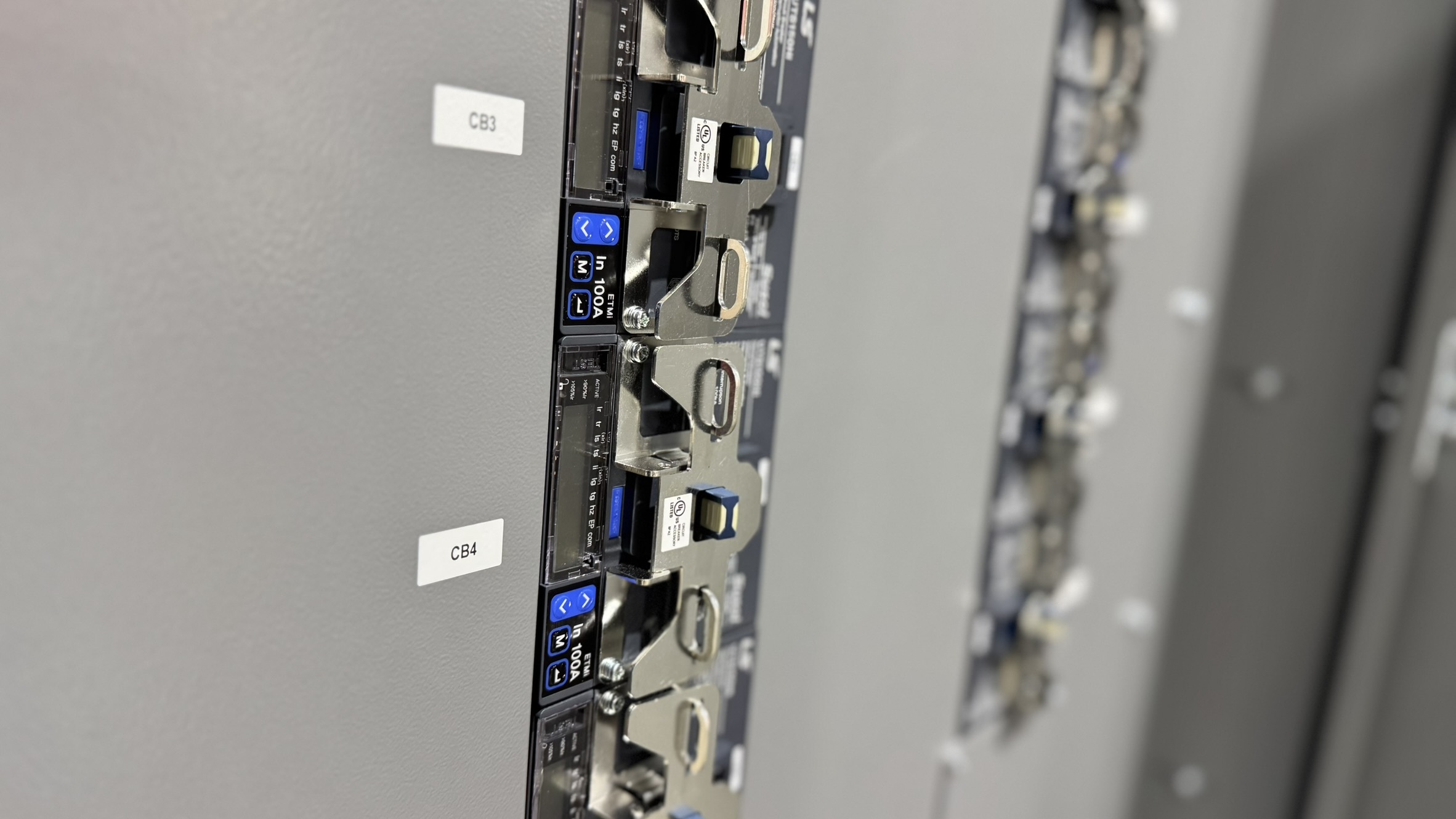 MCI UL 891 Low Voltage Panelboards