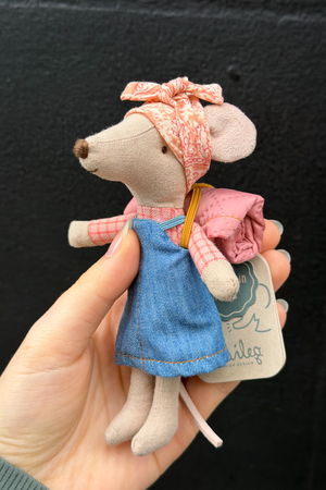 Hiker Mouse Big Sister