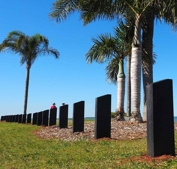 Bollard Recycled Plastic - REPLAS 1500mm Bevelled Top - BLACK - BROLGA Range