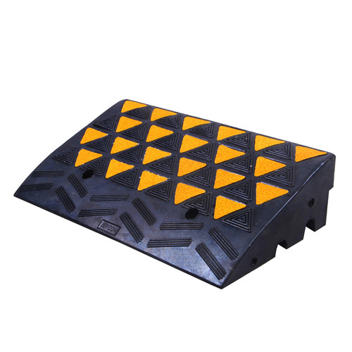 Kerb Ramp with Yellow Reflector - 150mm High - Rubber Middle Section ...