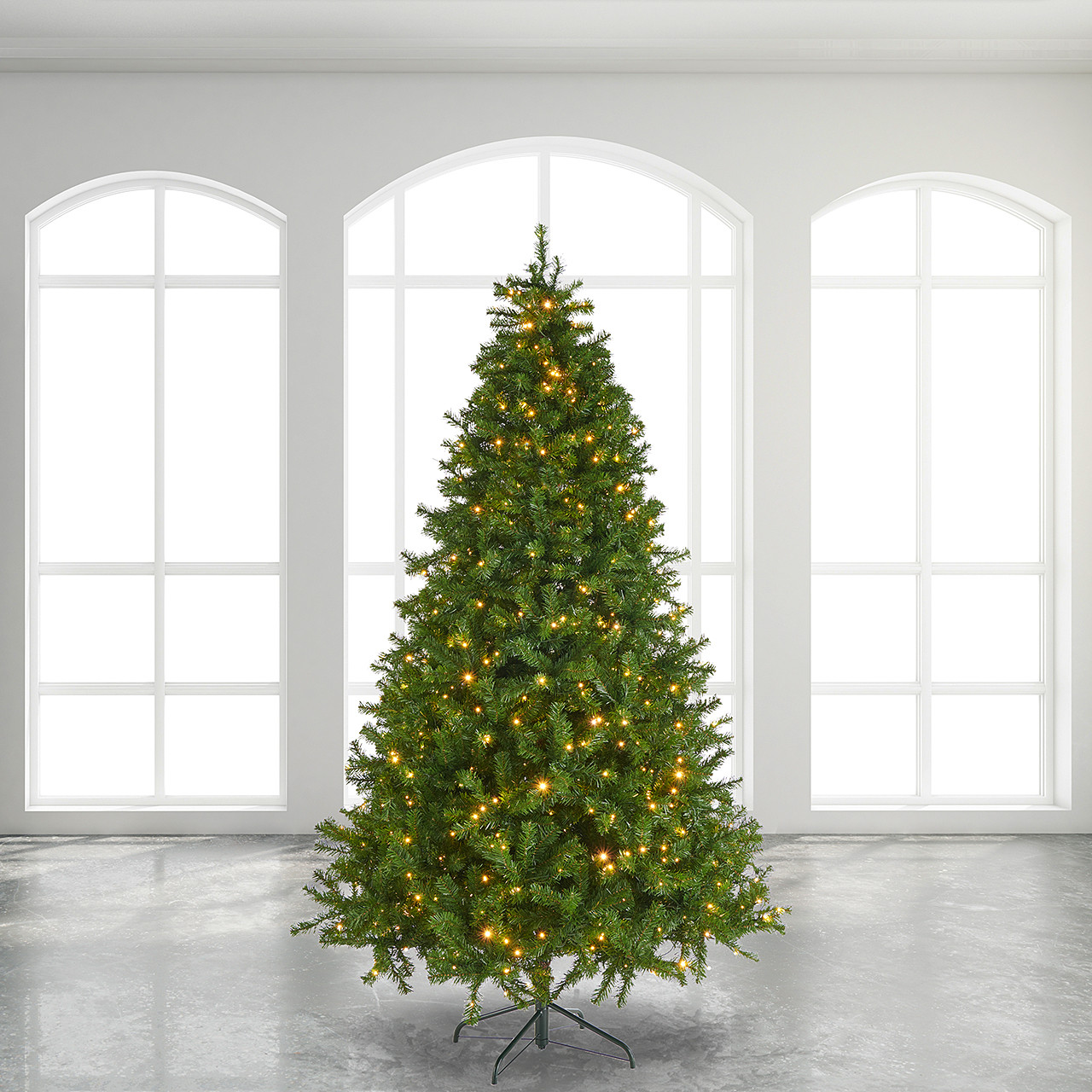 7.5 Feet Montana Spruce Christmas Tree LED Multicolor Twinkle, 800 Lights