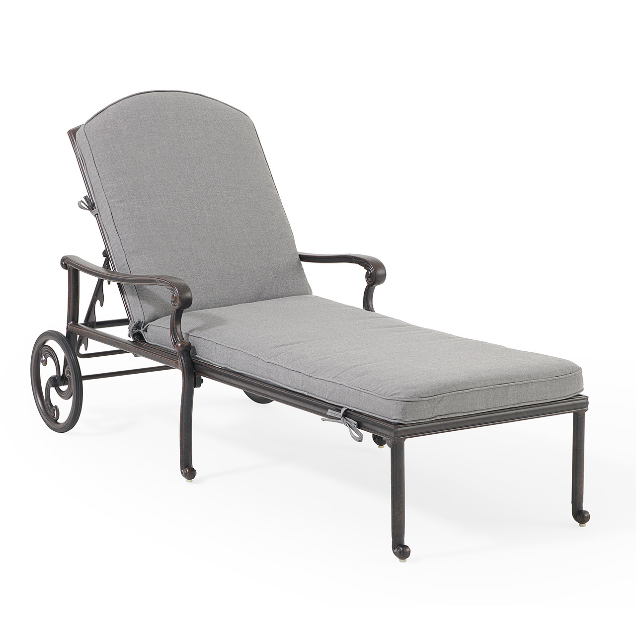 Fortunoff 2025 chaise lounge