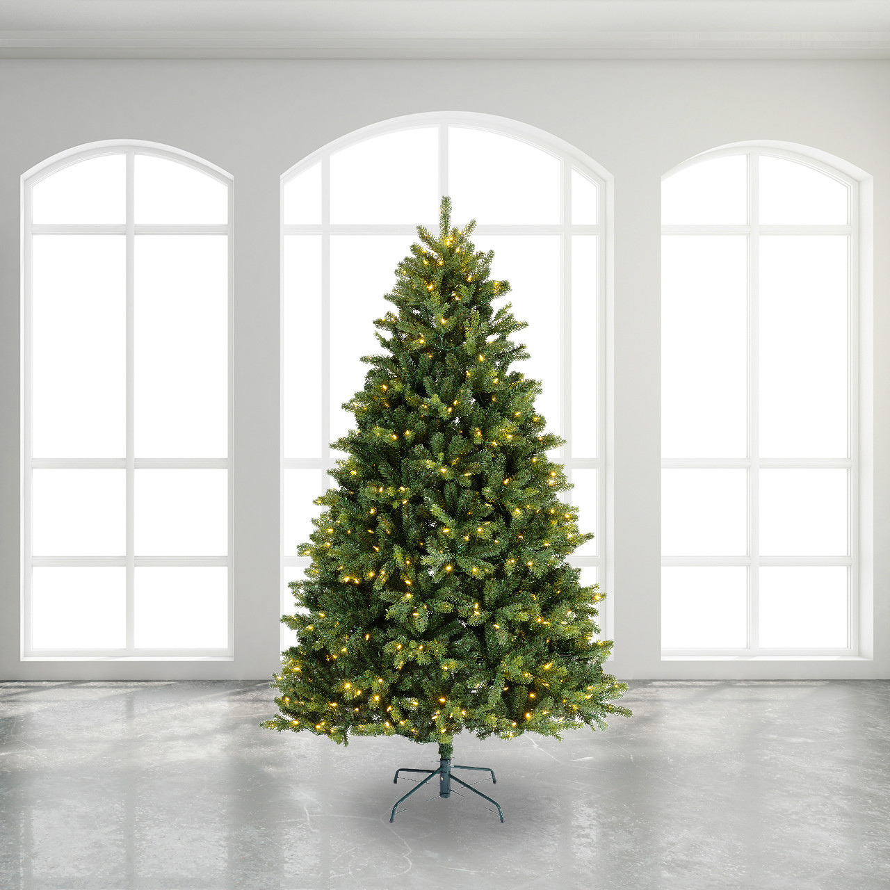 8.9 ft. Freiberg Pine Classic Christmas Tree with 1000 Dual LED Lights
