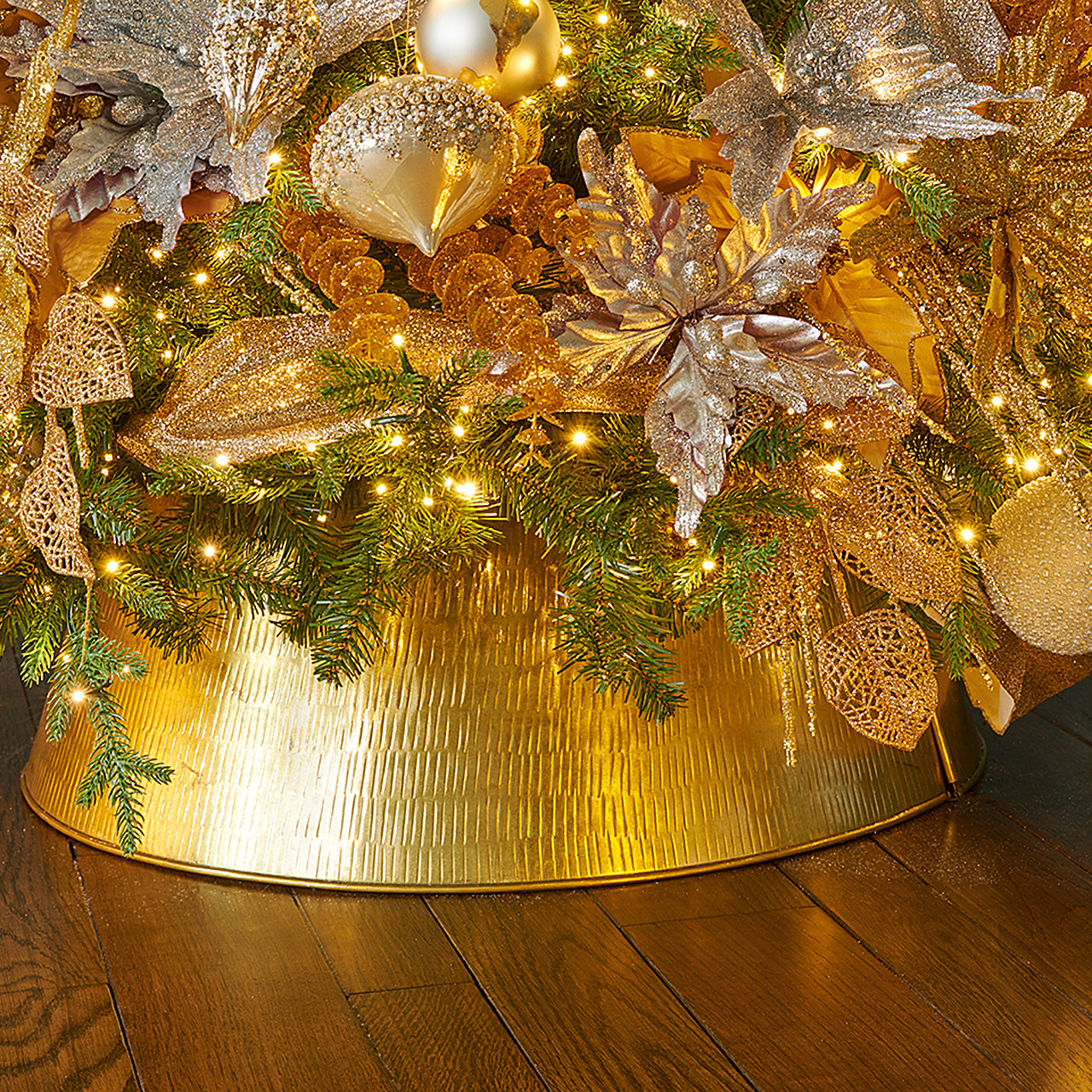 27 in. D Hammered Christmas Tree Collar Base