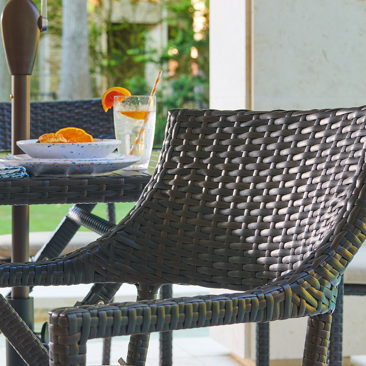 Havana Dark Elm Outdoor Wicker with Cushions 5 Piece Dining Set + 41 in. Sq. Table