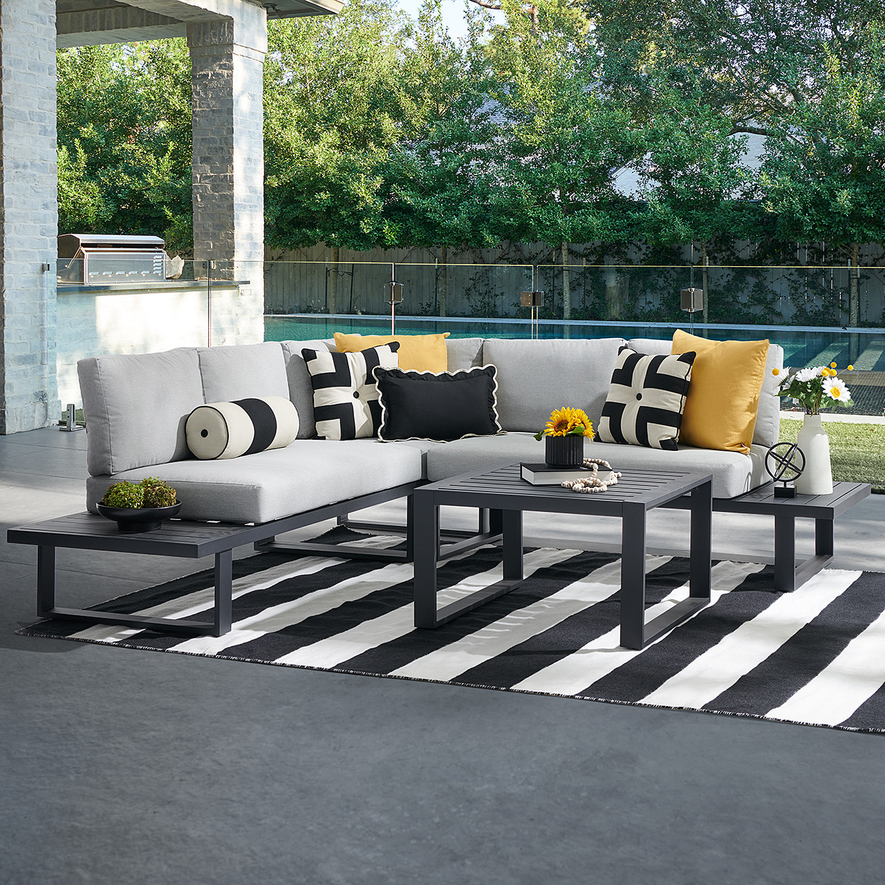 Pasadena Midnight Aluminum and Meteor Silver Cushions 4 Piece