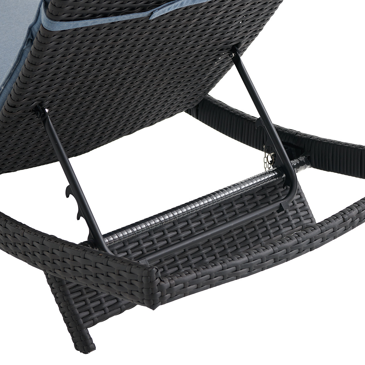 Terrace Outdoor Wicker Contour Chaise with Cushion